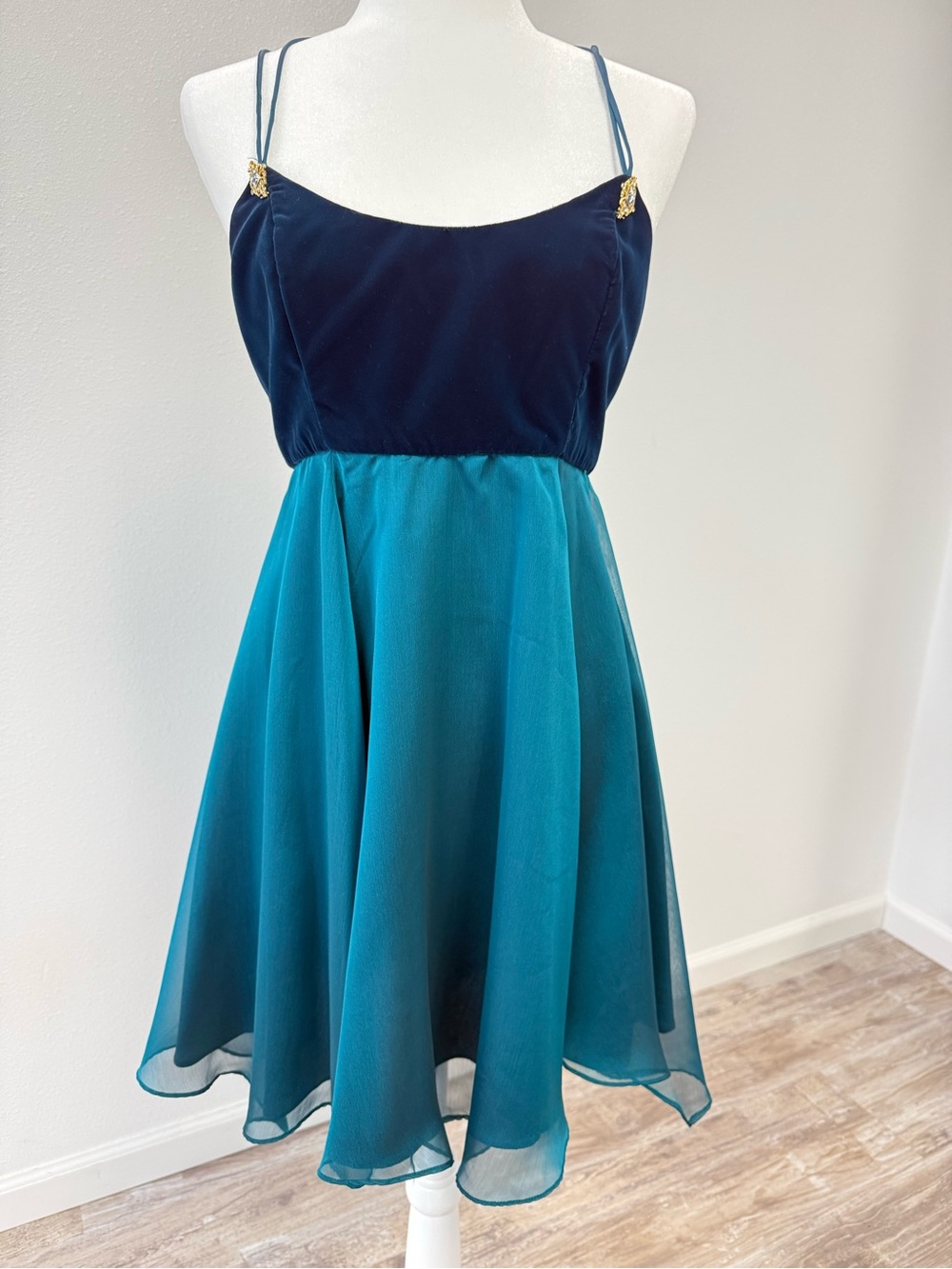 Scott McClintock Teal Satin-Like Dress